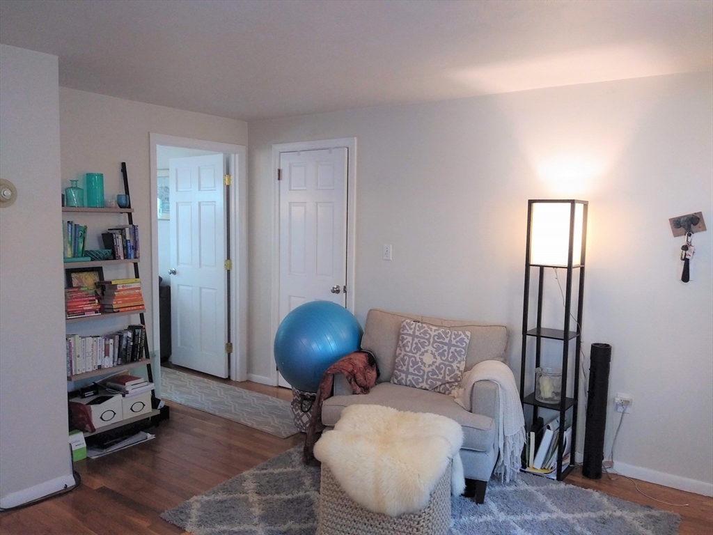 8 Kenwood St, Cambridgeport