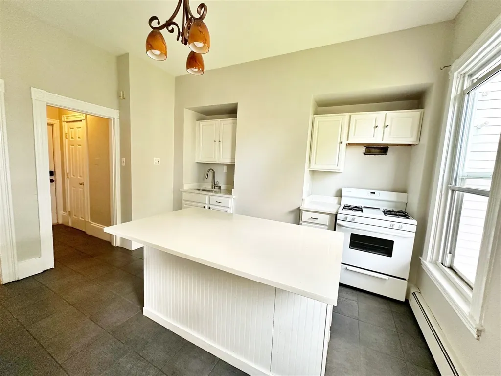 466 Sumner St, East Boston