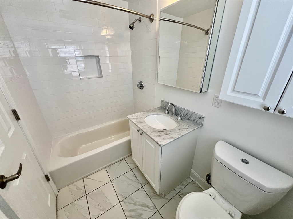 124 Thornton Rd, Brookline