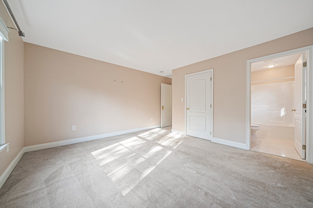 24 Endean Dr, Walpole