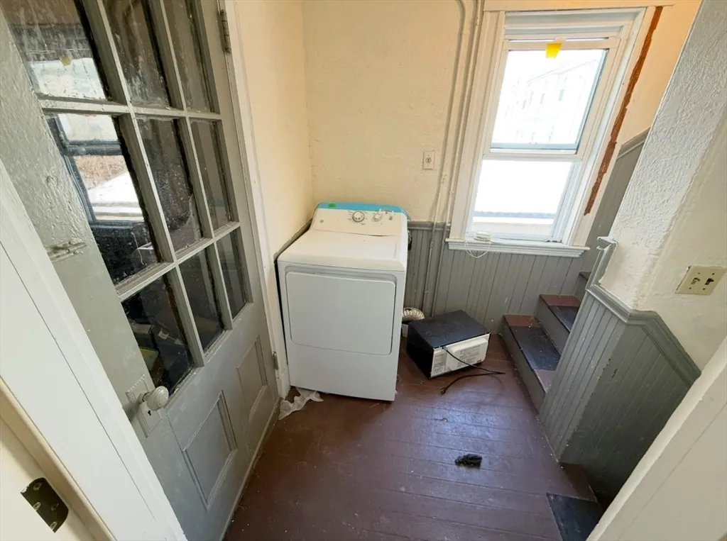 49 Conwell Ave, West Somerville