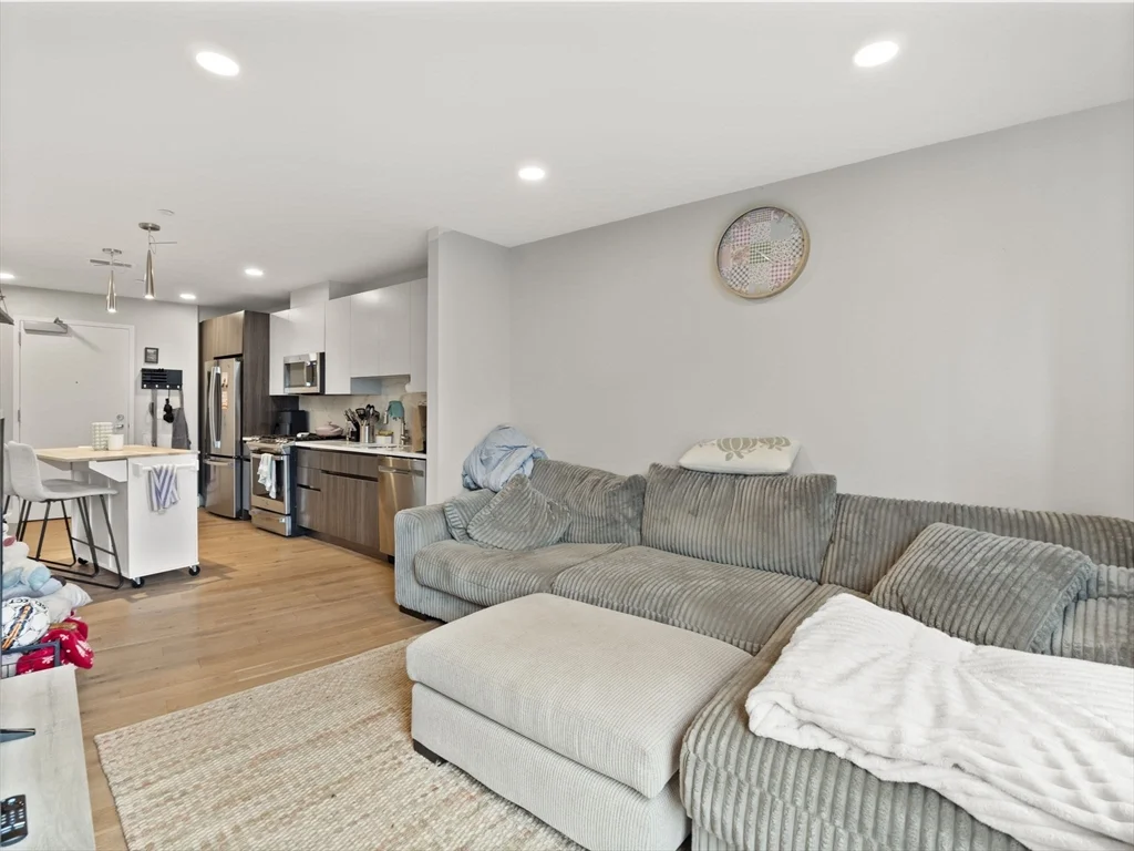 9 Central St, Spring Hill