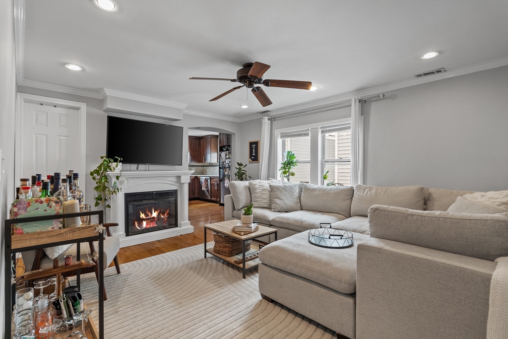 180 W 8th, South Boston