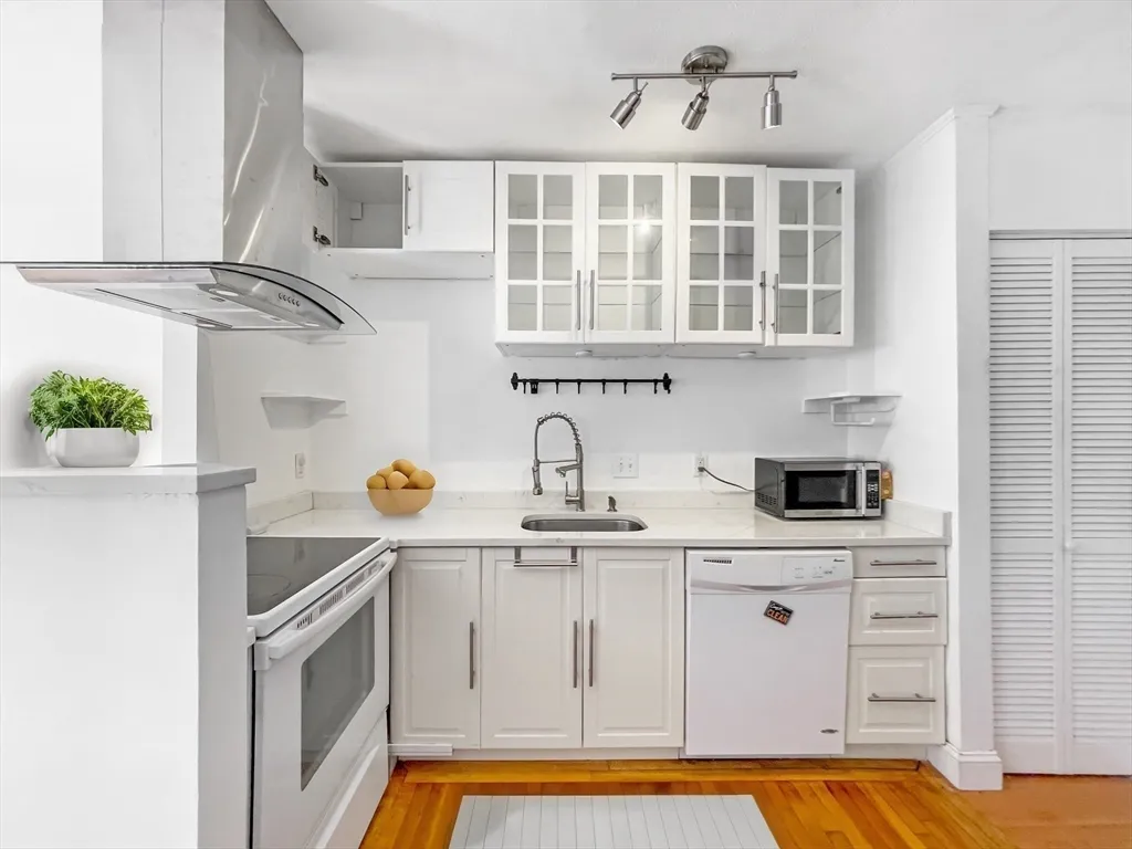 166 Cottage St, East Boston