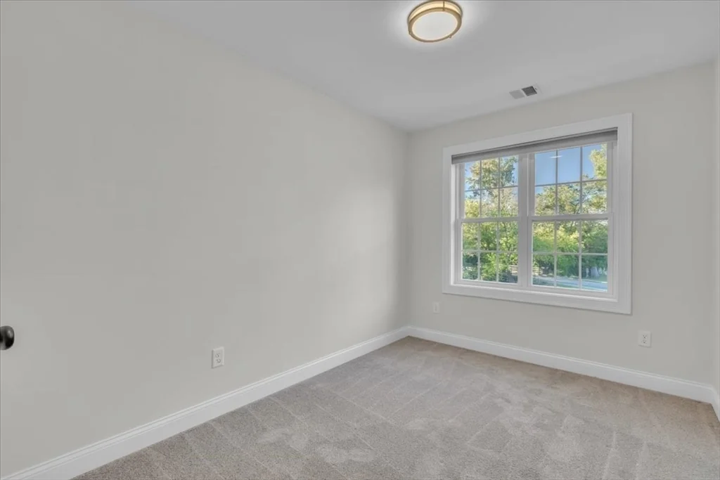 16-18 Peckham Ave, Brockton