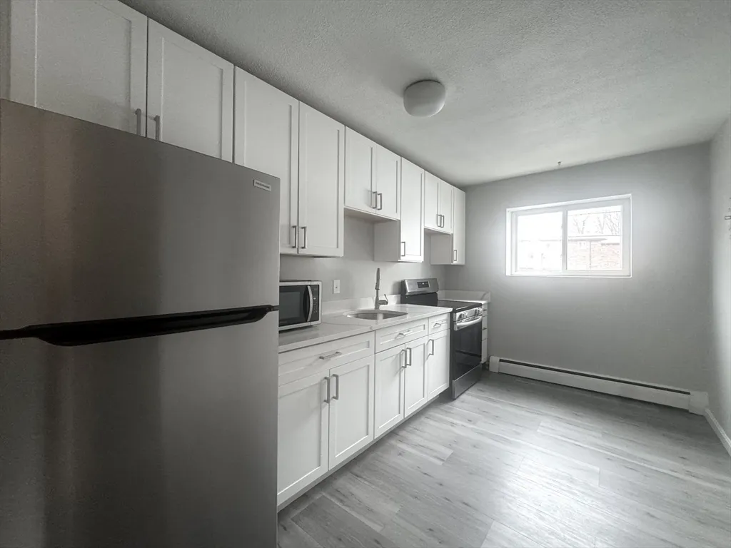 23 Westgate Rd, Chestnut Hill