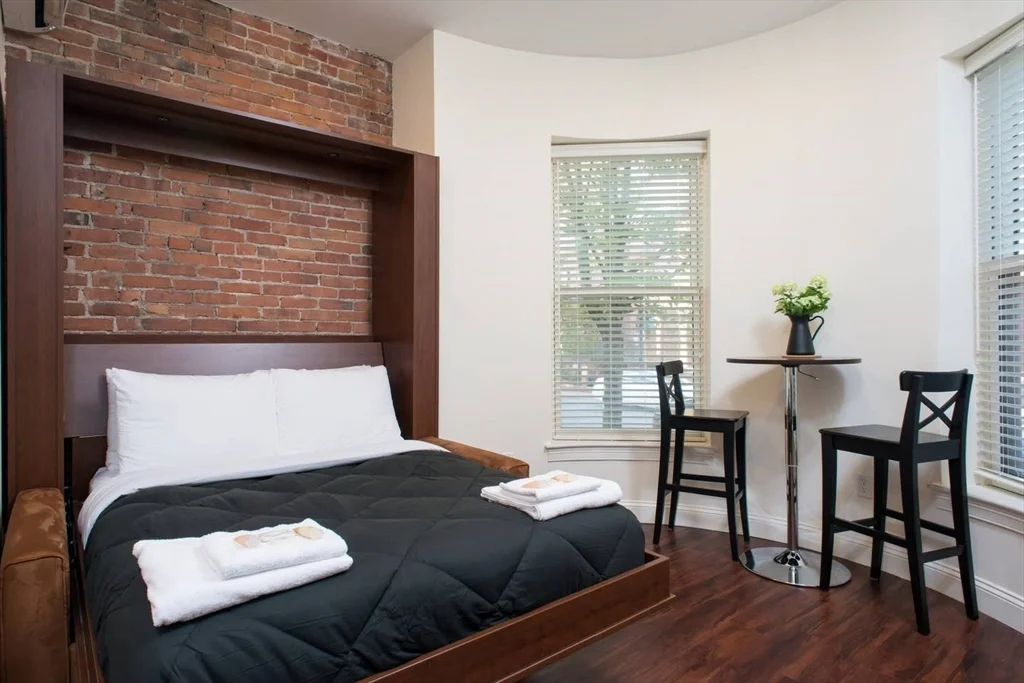 19 Cumberland St, Back Bay