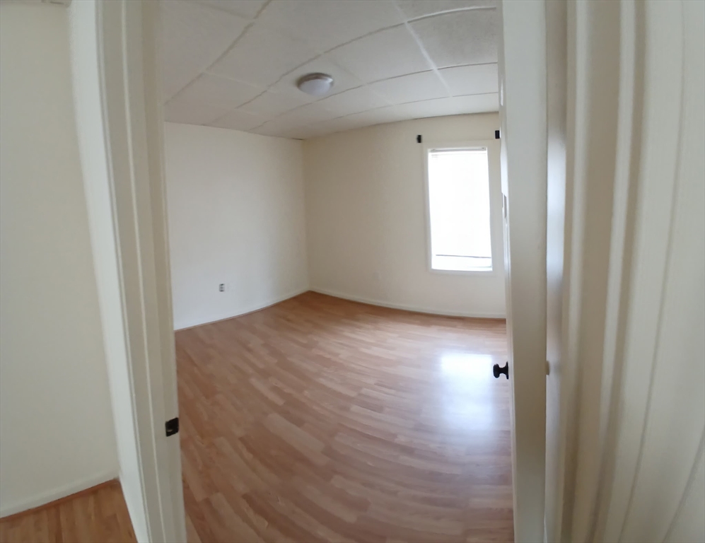 1909 North Main St, Fall River