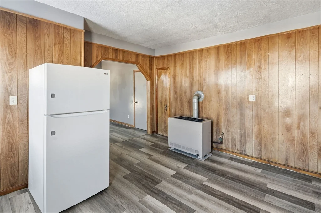 857 S 1st St, New Bedford