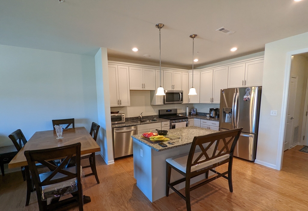 120 University Ave, Westwood