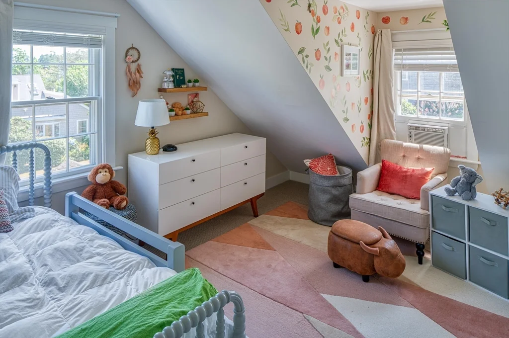 11 Gingerbread Hill, Marblehead