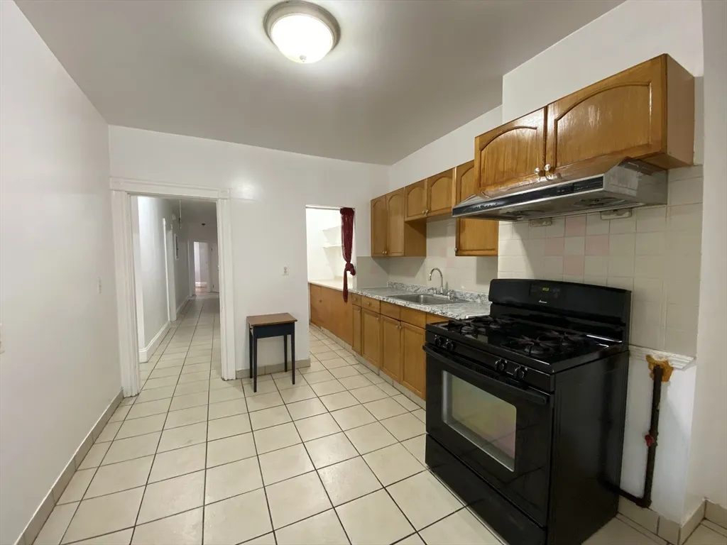 884 Huntington Ave, Mission Hill