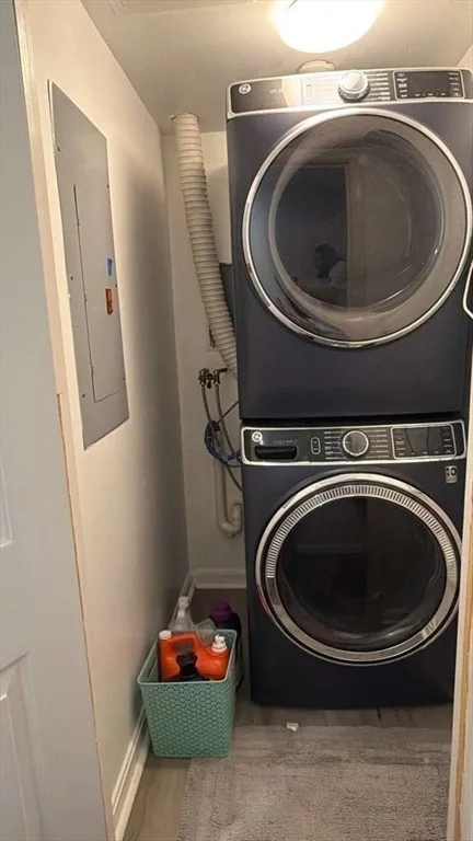 212 Carriage Ln, Taunton