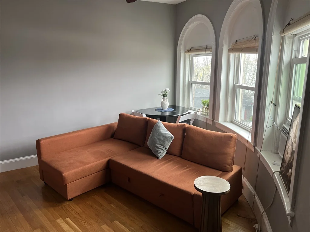 267 Washington Ave, Winthrop