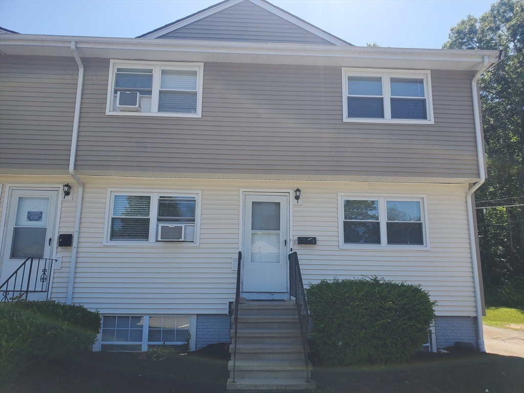 174 Pine St, Holbrook