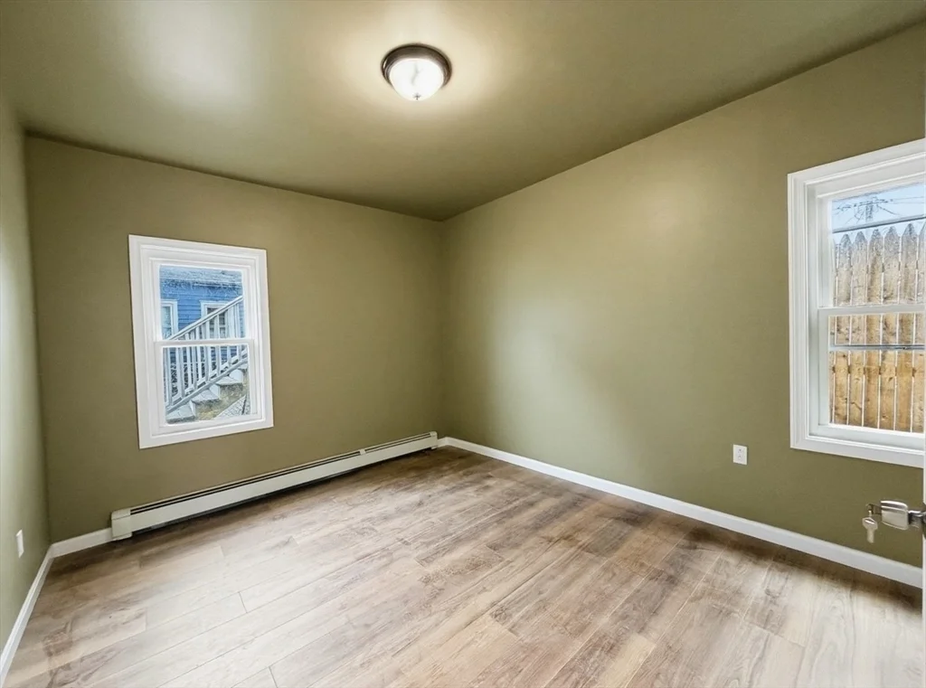 579 Bay St, Taunton