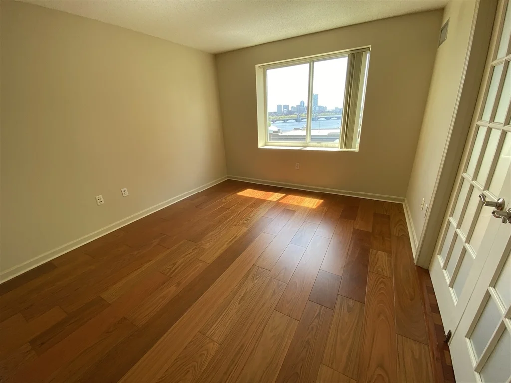 10 Museum Way, East Cambridge