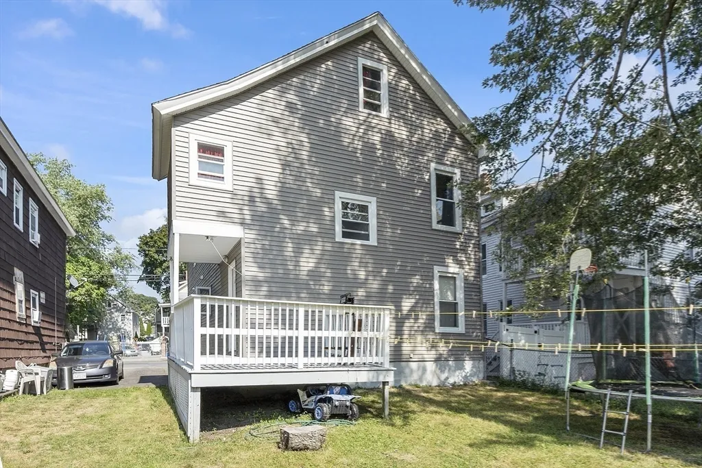 42 Perry Ave, Lawrence