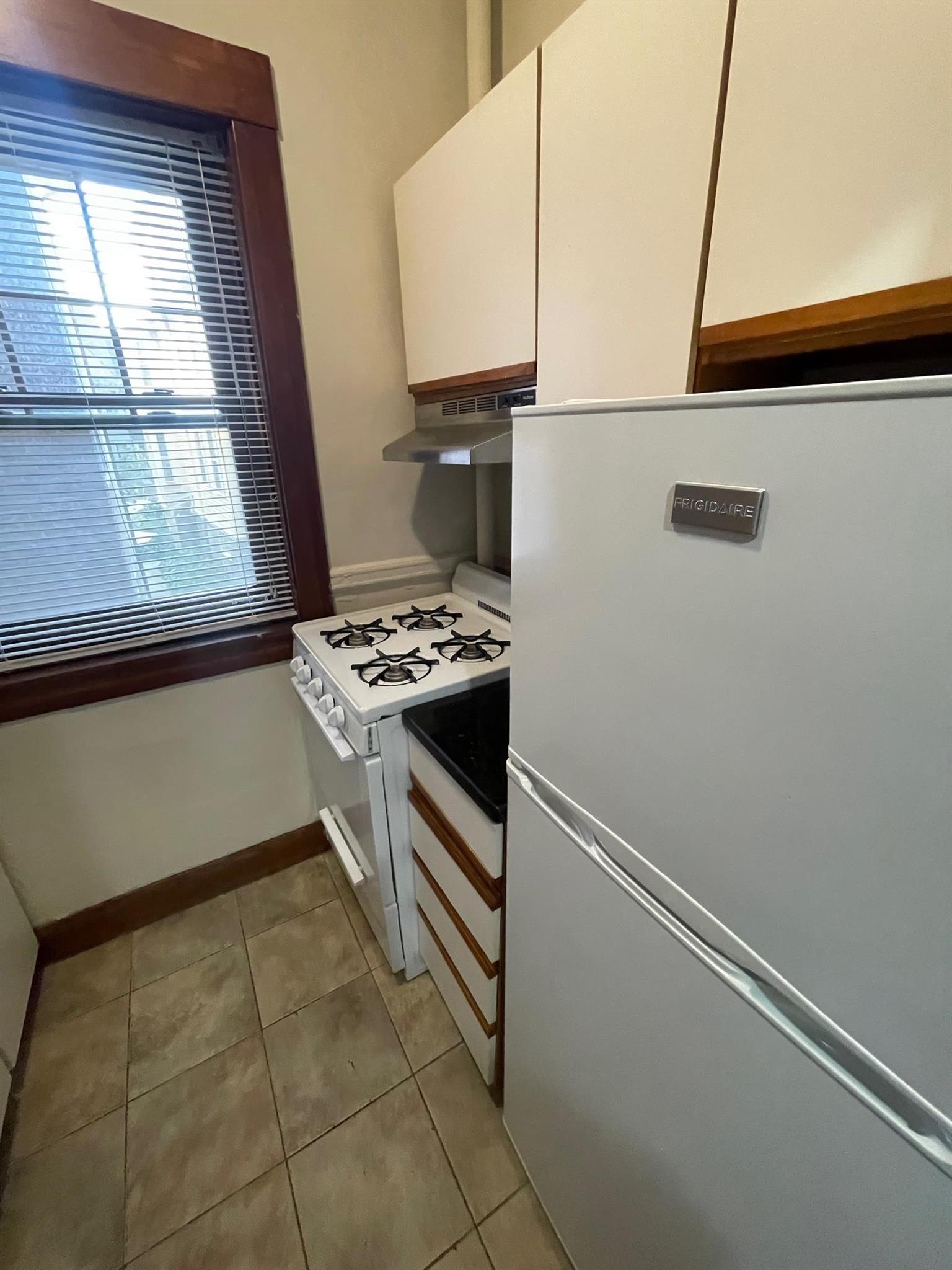 5 Linnaean St, Neighborhood Nine