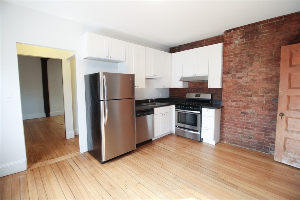 41 Harvard St, Central Village