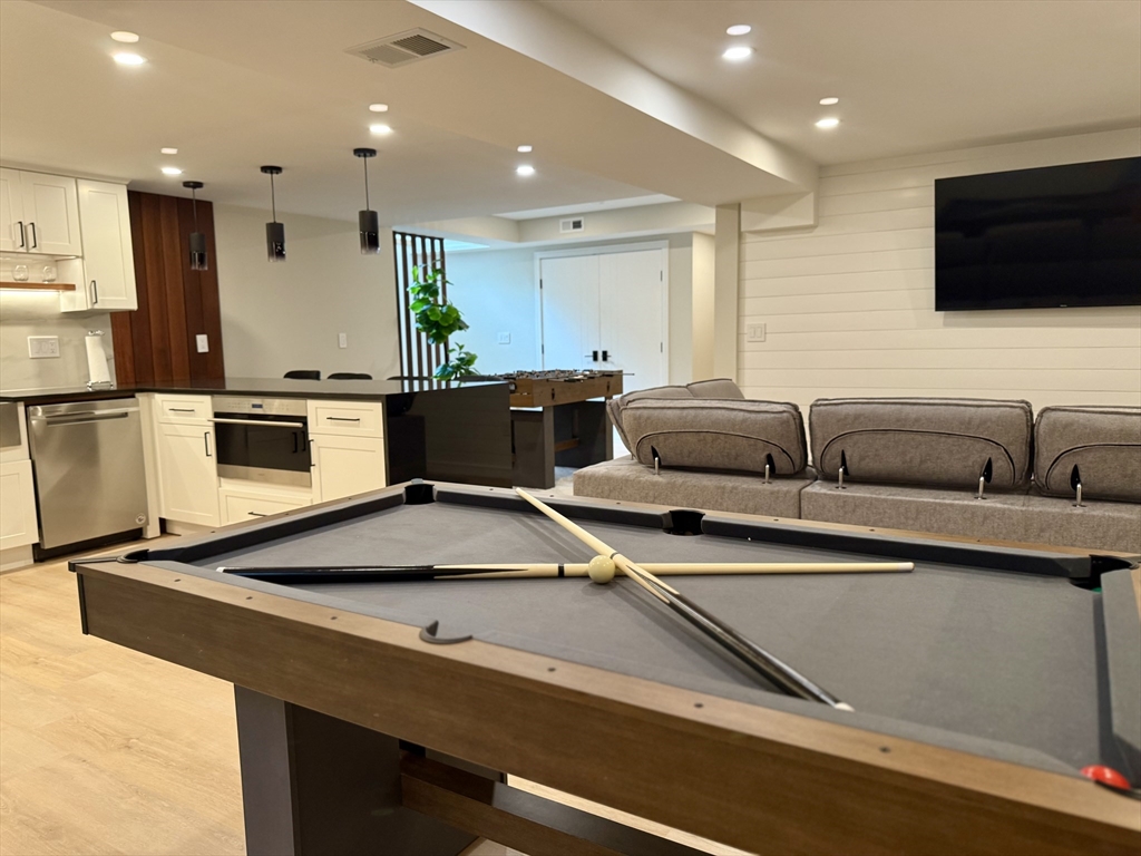 14 Bernard Circle, Tisbury