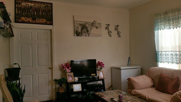 17 Stratton Ter, Banks Square