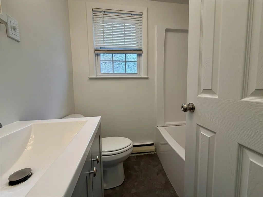 15 Park Ave, Foxboro