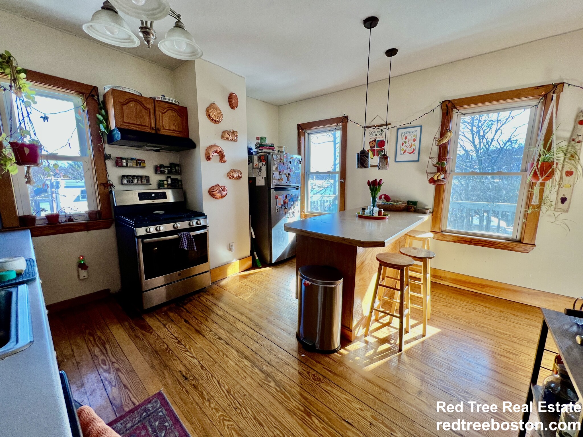 346 Faneuil St, Oak Square