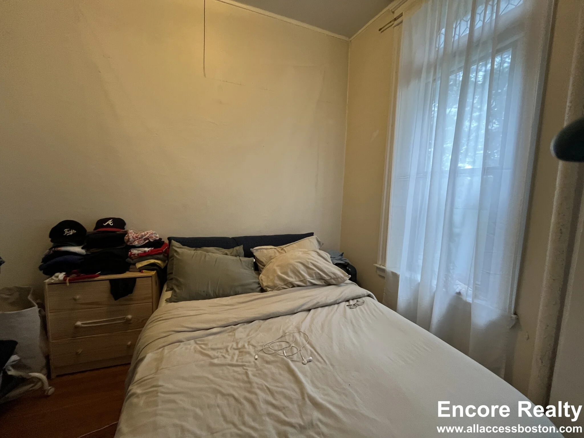 376 Riverway, Mission Hill