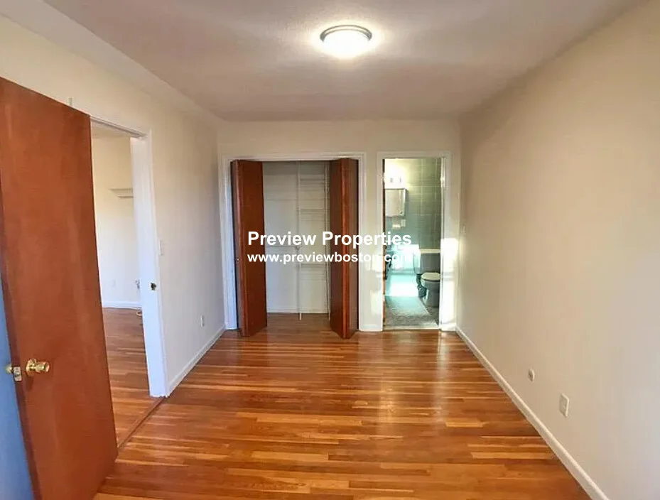2018 Commonwealth Ave, Brighton