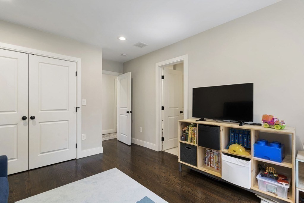 265 Jackson St, Newton