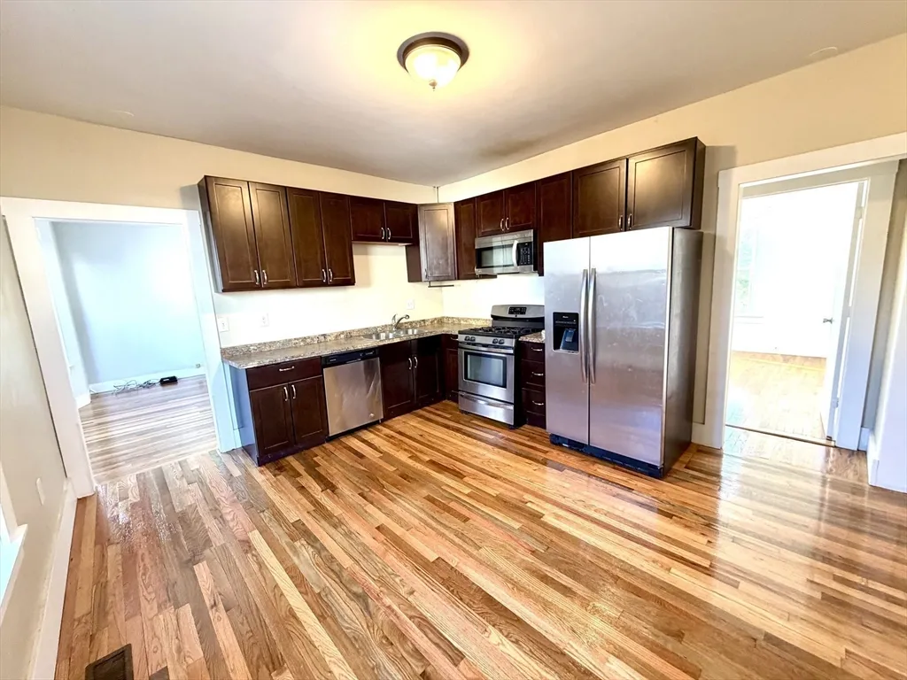 11 Francis, Oak Grove