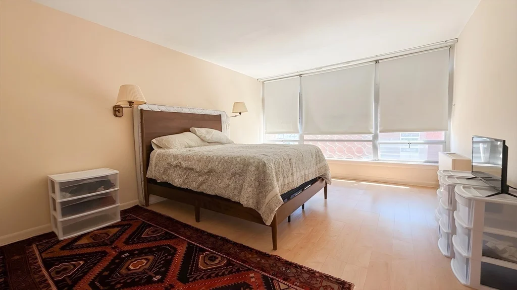 20 Hammond Pond Pkwy, Chestnut Hill
