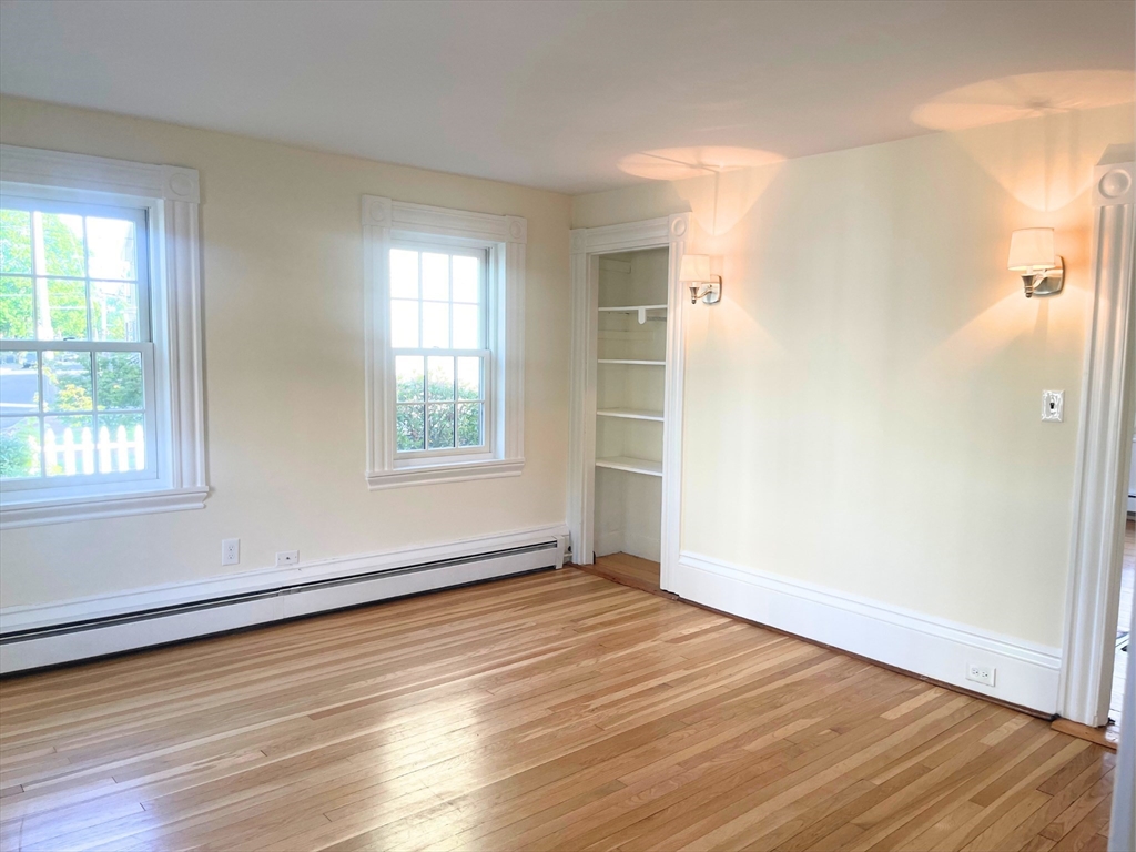 20 Pleasant St, Salem