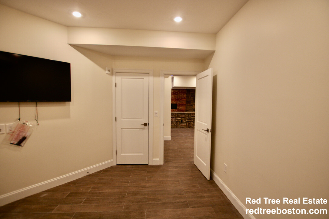 1616 Beacon St, Corey Hill