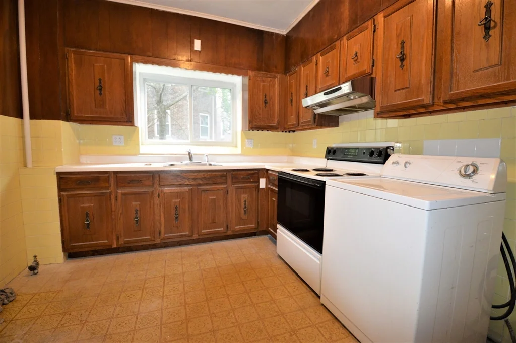 141 Fuller St, North Brookline