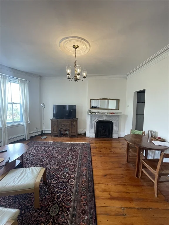 811 E Broadway, South Boston