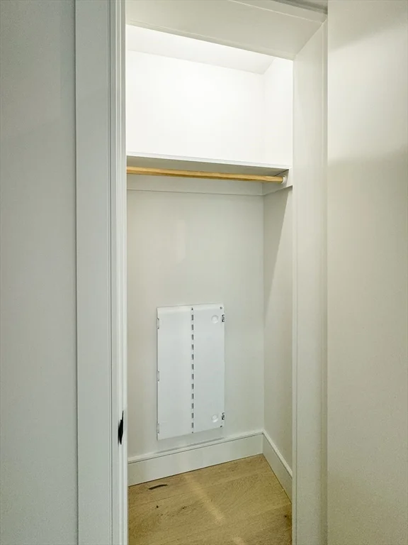 1 Nevins Hill Way, Brighton