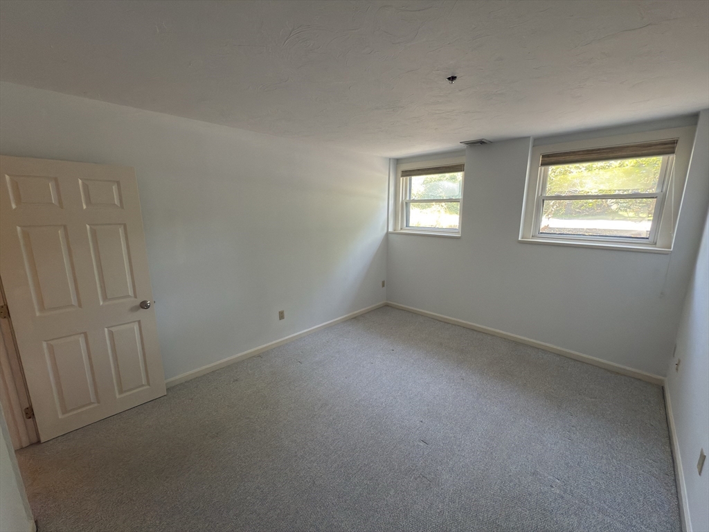 280 Village St, Medway