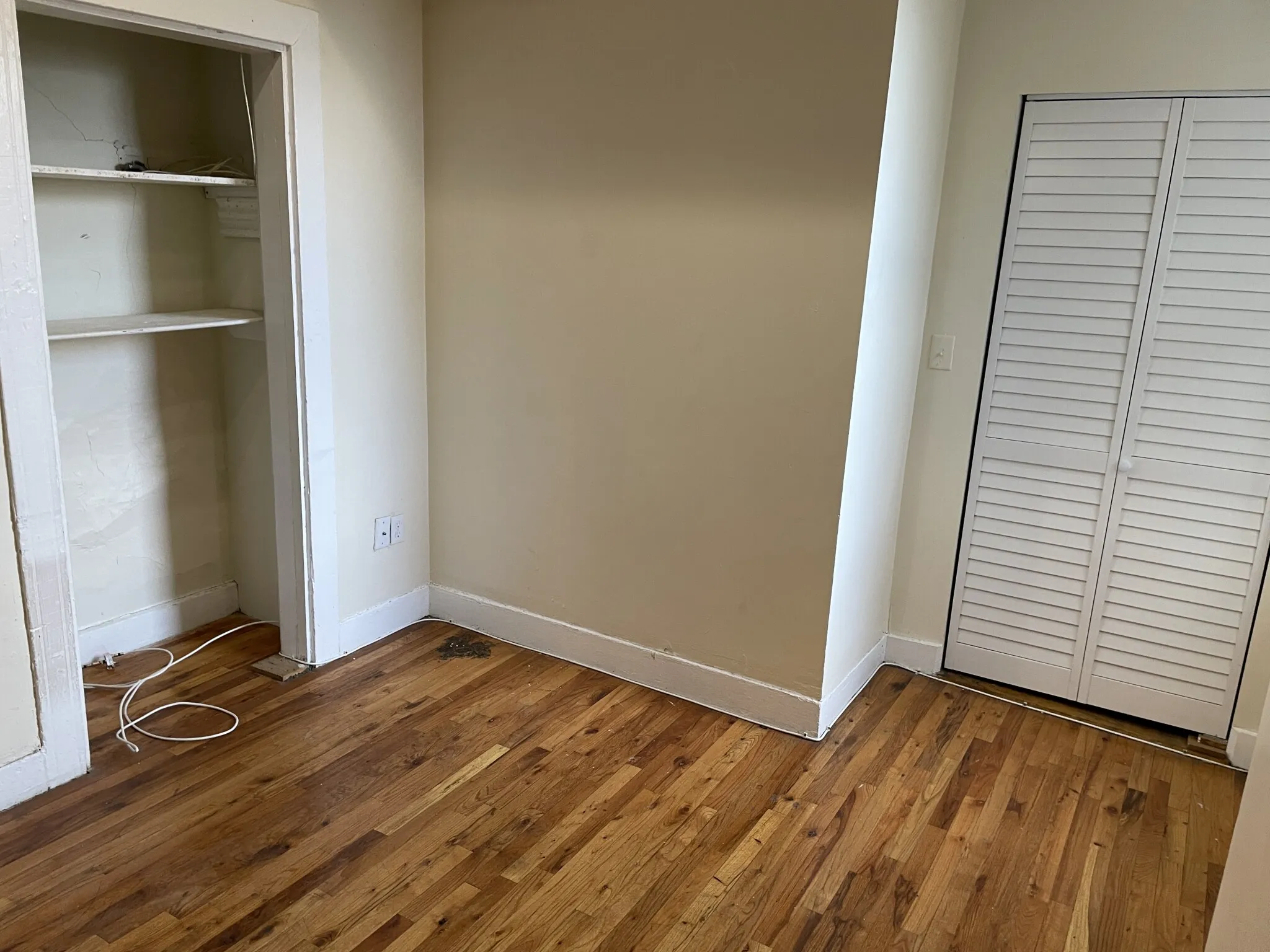 227 Roxbury St, Roxbury