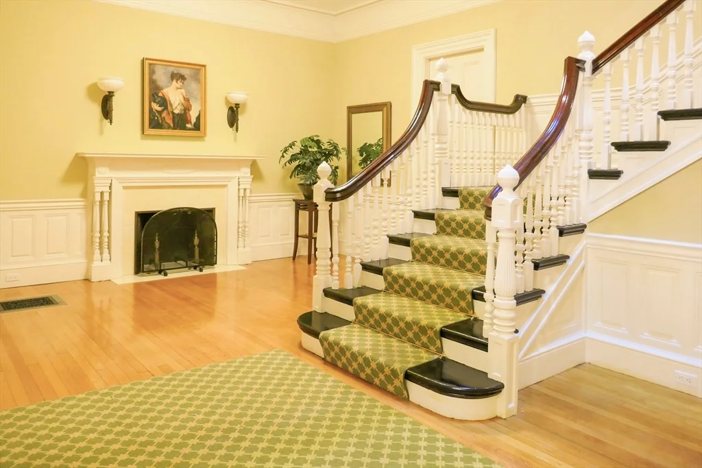 404 Marlborough St, Back Bay