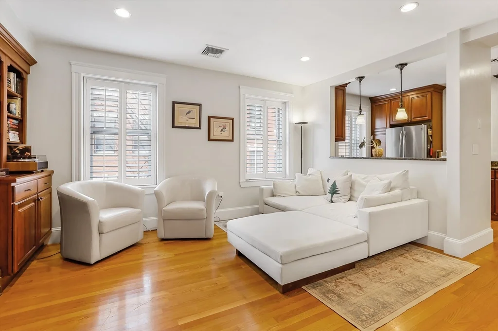 130 Myrtle St, Beacon Hill
