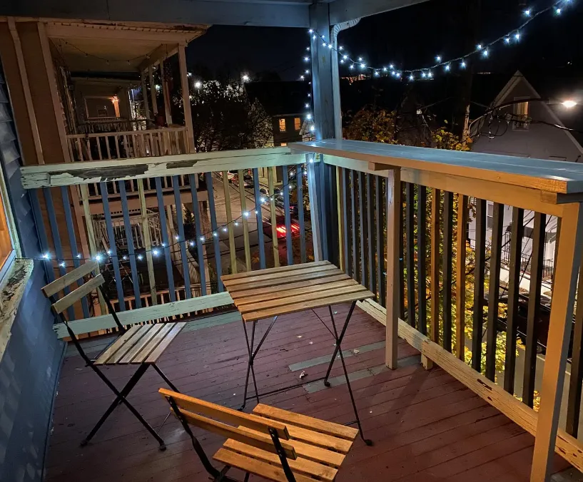 212 Cedar St, Powder House Square