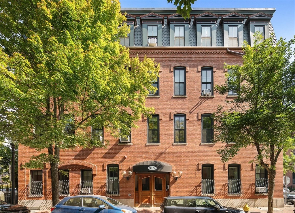 30-34 E Concord St, South End