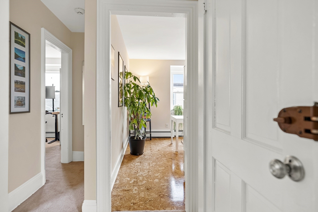 37 Putnam Ave, Riverside