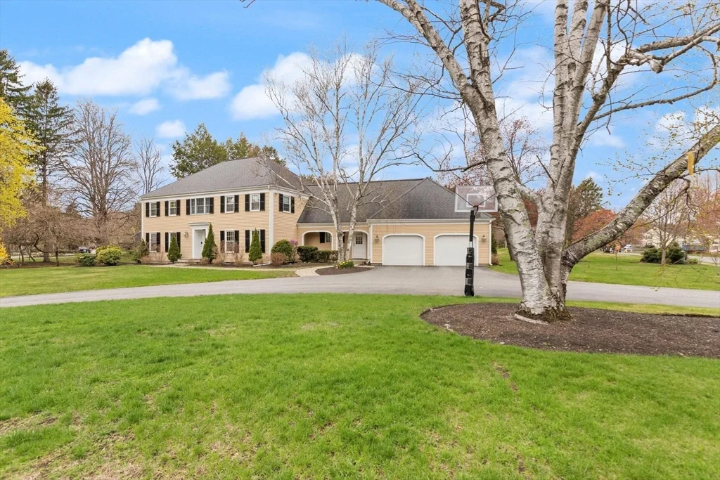 25 Saddle Club Rd, Lexington