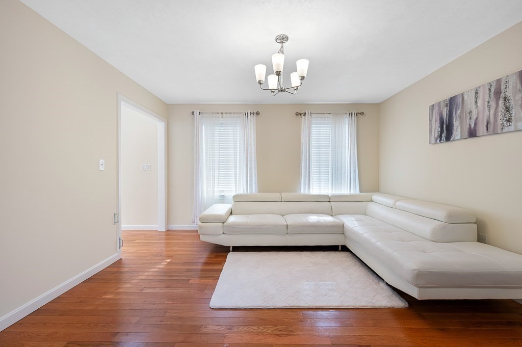 3 Moore Dr, Millbury