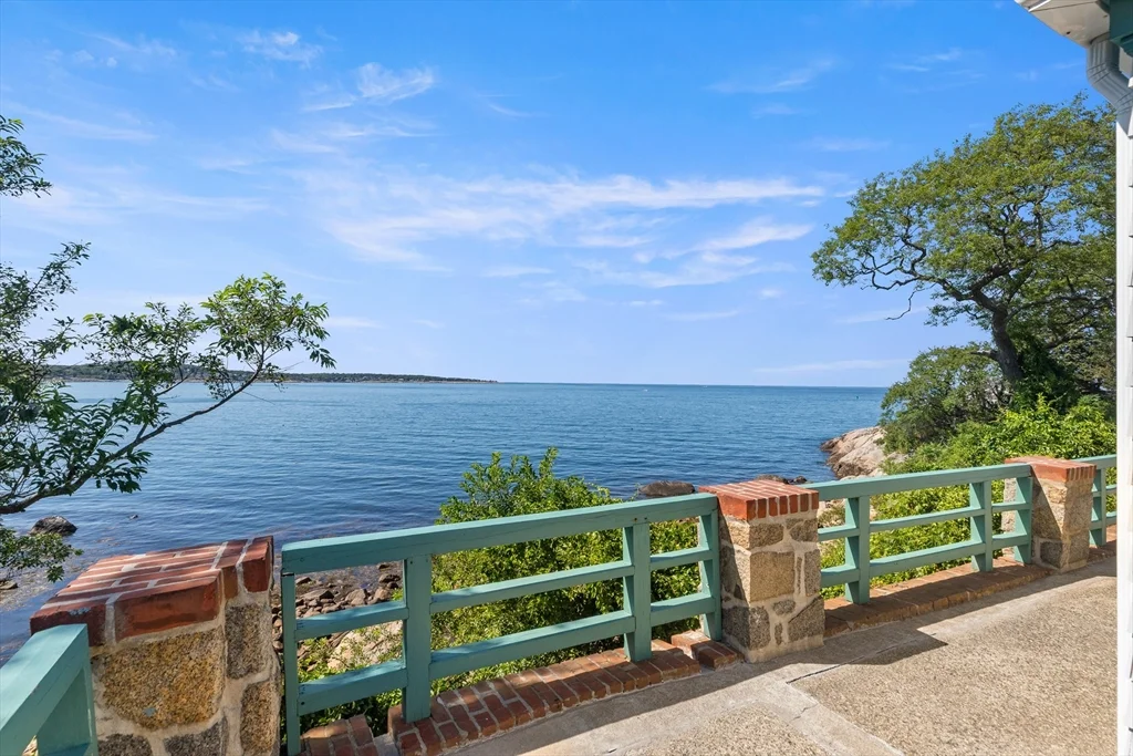 37 Marmion Way, Rockport