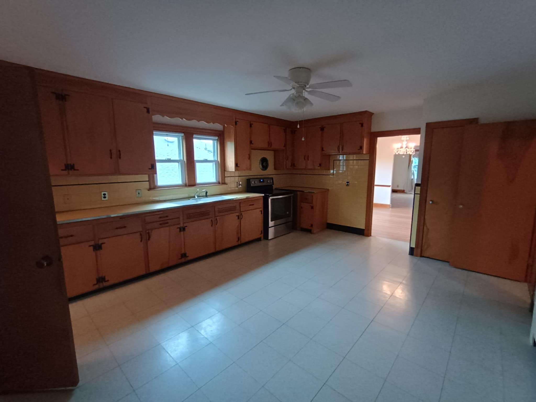 77 Forest St, Medford