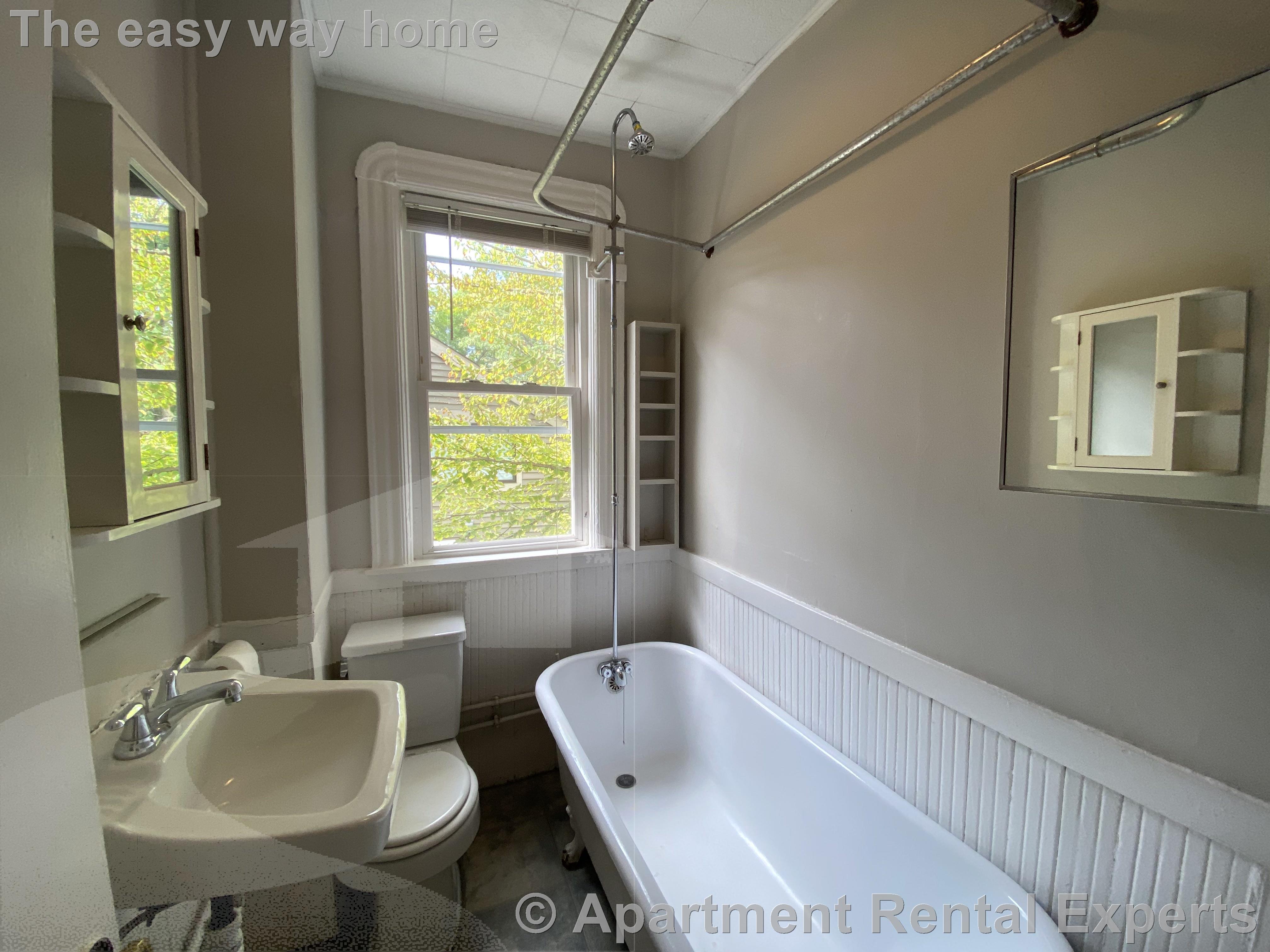 568 Green St, Central Square